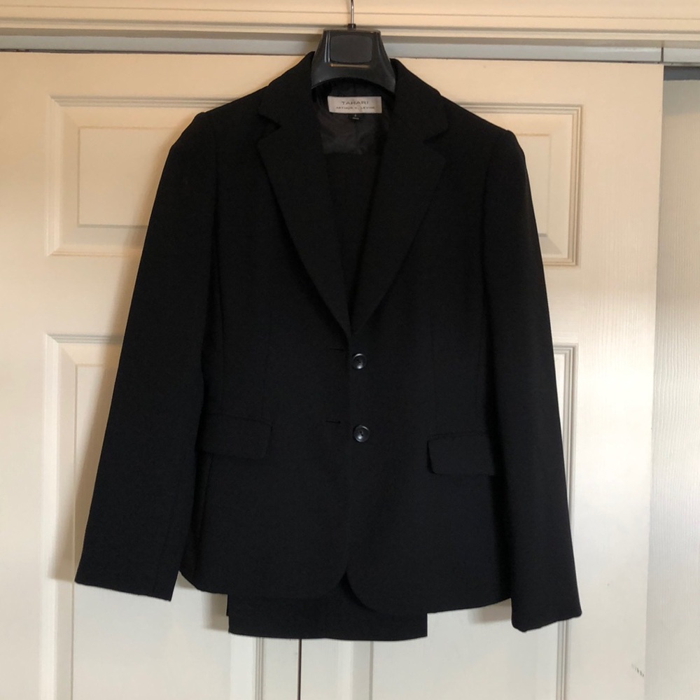 Tahari pant suit